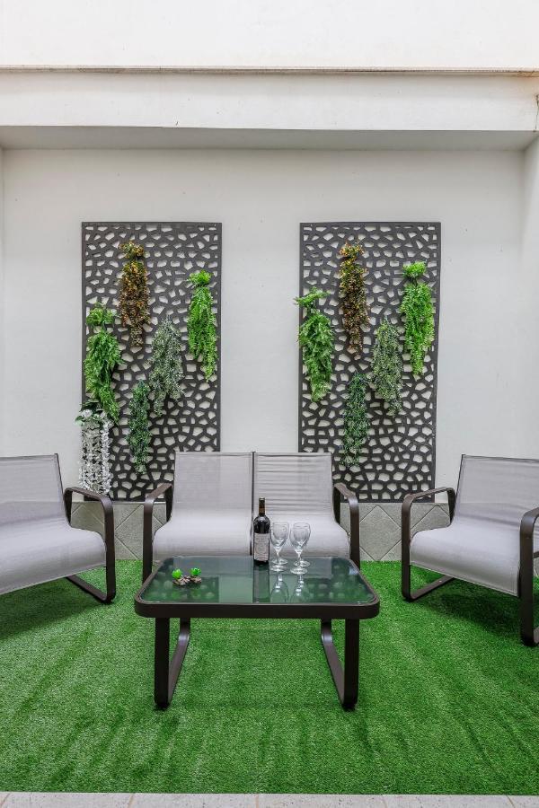 Family Suit Principal Encantos De Sevilla Εξωτερικό φωτογραφία