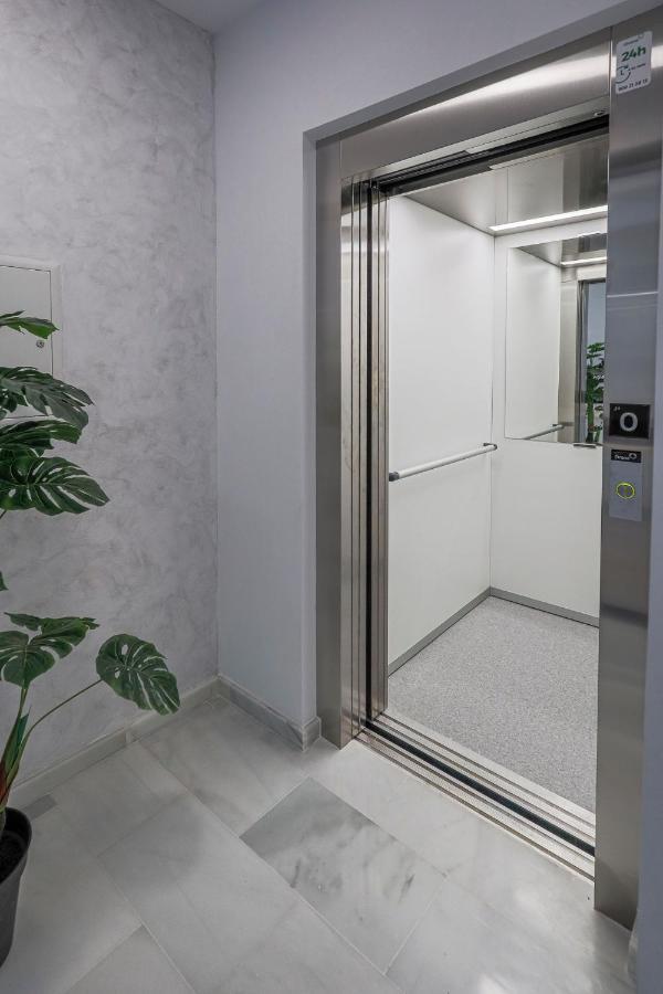 Family Suit Principal Encantos De Sevilla Εξωτερικό φωτογραφία