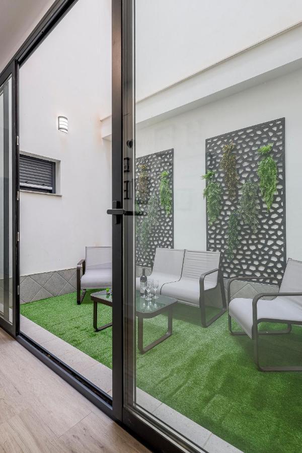 Family Suit Principal Encantos De Sevilla Εξωτερικό φωτογραφία